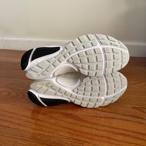 Nike Air Presto Womens 9 White Pure Platinum Lightweight Sneaker 878068-100 - Picture 7 of 10